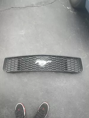 2005 - 2009 Ford Mustang V6 Front Grille With Pony Mustang 6R33-8200-AAW OEM • $54.99