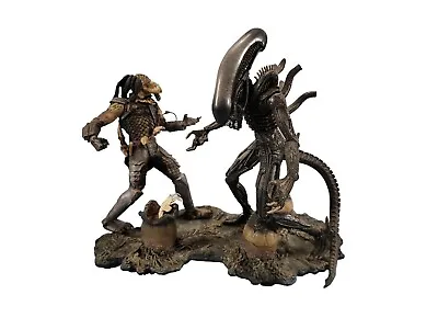 McFarlane Toys Movie Maniacs Alien Vs Predator Deluxe Action Figure Set Light Up • $64.97