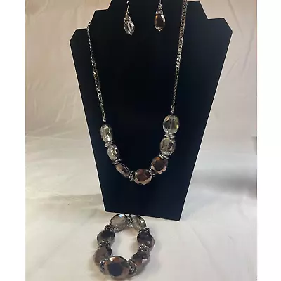 Vintage Jewelry Set Necklace Bracelet Earrings EUC  • $60