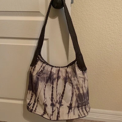 $25 • Buy Women’s Leather Shoulder Bag V By Eva Great Condition!