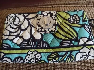 Vera Bradley Wallet/purse Island Bloom Cloth Print Clasp Front Zipper • $8