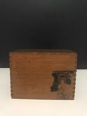 Antique GLOBE WERNICKE Oak Wood Card File Recipe Box Index Card Holder No. 83 C • $10.99