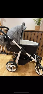 Venicci Pram 3 In 1 • £150