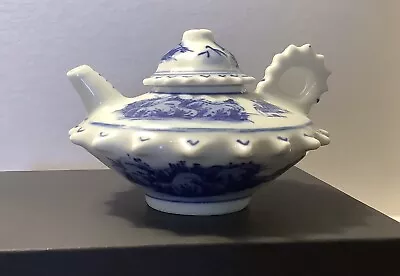Antique Dynasty Xuande Porcelain Mark Blue&White Small Round Shape Mini Teapot • $69.99