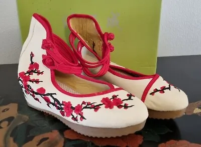 £9.99 • Buy Beautiful Vintage Chinese Embroidered Canvas High Back Strap Pump Shoes Size 250