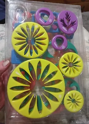 Wilton How To Make Beautiful Gum Paste & Fondue Flower Cutter Set 27 Pcs New • $15.99