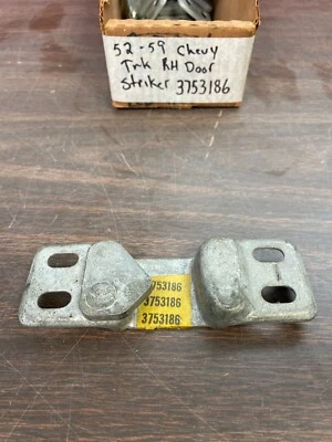 $15 • Buy 1952-1959 Chevy 1957-1959 Gmc Truck Rh Door Lock Striker Plate Nos 922