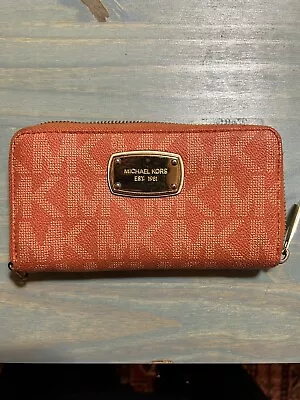 Michael Kors Logo Orange Zippy Wallet • $12