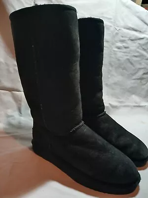 UGG Women's Black Classic Tall II Boot Size 8 Excellent • $55