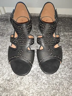 Caravelle Black Small Heel Sandals Size 7 • £15