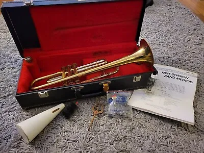 🔥🔥Besson 2-20 Trumpet W/ Vincent Bach Mouthpiece - Hard Case - & Accessories🎺 • $199.99