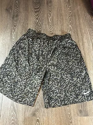 Nike Dri Fit Camo Shorts Athletic Mens Size Large Green/Black Pockets • $14