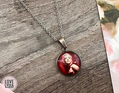 NEW Marilyn Monroe Red Famous Movie Sexy Icon Handmade Silver Colour Necklace • $16.17