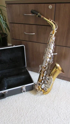 $295 • Buy NICE! Selmer Bundy II Alto Saxophone W Case & Henri SELMER Paris Mouthpiece