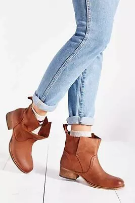 Urban Outfitters Ecote Side Overlap Leather Ankle Boots Size 9 Brown  • $40.41