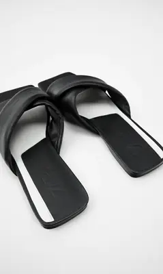 $39.90 • Buy Zara Flat Padded Leather Sandals