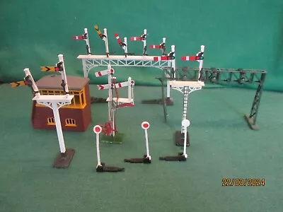 Hornby/Triang 00 'Signal Gantry Semaphore & Electric - Signals - Signal Box' • £19.95