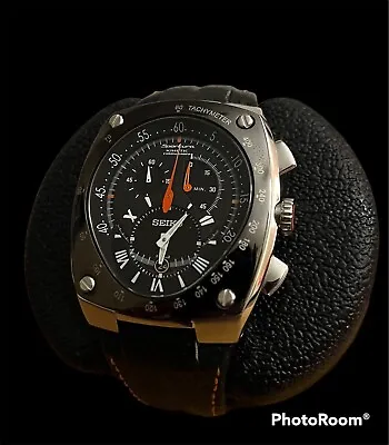 Seiko Sportura Kinetic Chronograph Black And Orange Decals Leather Strap  • £600