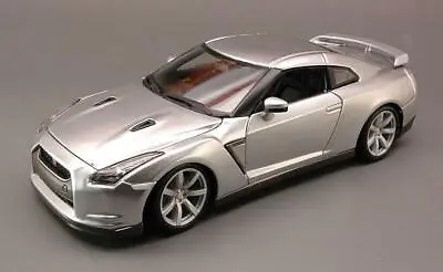Bburago 1:18 2009 Nissan GT-R (R35) Silver Diecast Model Car - In Stock • £42.99