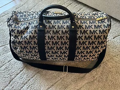 Michael Kors Large Weekender Duffle Bag 22” • $90