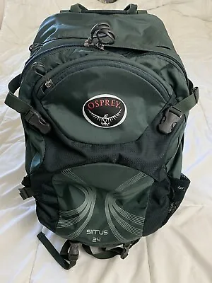 $65 • Buy Osprey  Sirrus 24 Air Speed Green Hiking Backpack With Rain Cover WXS/WS 38-46cm