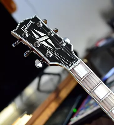 2012 Gibson Les Paul Classic Custom Gold Top With Chrome Hardware Mint- Condit. • $3150