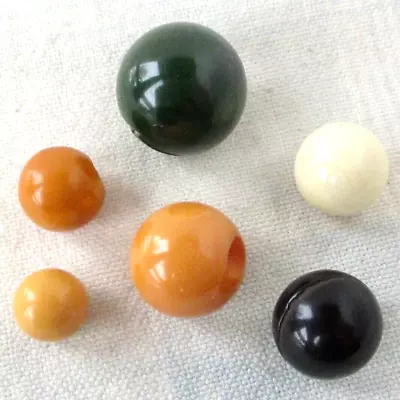 Assortment Of 6 Vintage  Bakelite Ball Buttons • $1.99