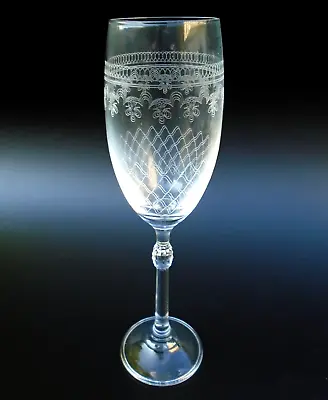 Elegant Vintage Pall Mall Glass Champagne Flute 18.3cm • £29.95