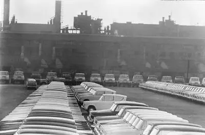 Dagenham Essex As New Ford Cars Roll Off The Production Line 1960 OLD PHOTO 6 • $5.78