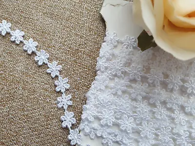 CLEARANCE 1m X 8mm White Guiper Lace Daisy Trim / Applique   8 Daisies Per 10cm • £1.25