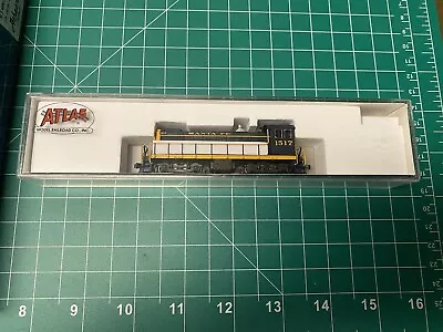 Atlas N Scale Santa Fe Switcher (DC) • $33