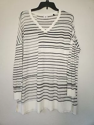 Cabi #5590 Womens Large Black White Striped Captain Lightweight V-Neck Sweater • $10.80