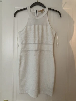 £2 • Buy ZARA TRAFALUC WHITE BODYCON DRESS Size S - Halter Neck Floral Embossed Pattern