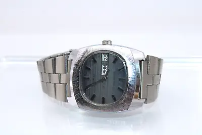 Handsome Timex Men's Wrist Watch Day Date Vintage Wind Up #1369 • $9.98