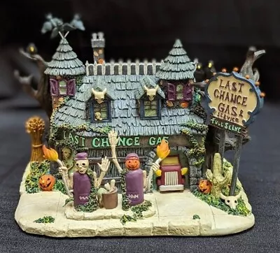 2004 Hawthorne Village The Munsters Last Chance Gas Lighted Building 78016 • $30