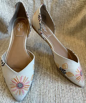 New Crown Vintage KOURTNEE Off White Ballet Flats~Embroidered Multicolor Flowers • $29.99