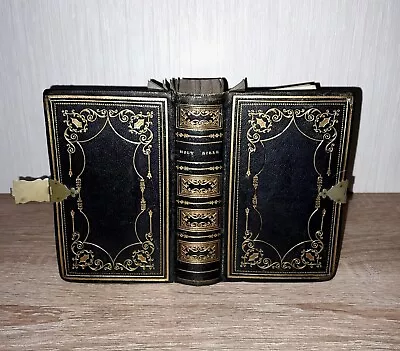 Exquisite 1850 Clasped Holy Bible In Fine Leather Courtier Binding Rare Printer • £0.99