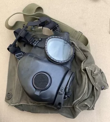 US Military M17 Gas Mask Size Medium • $59.99
