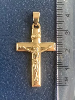 Jesus Crucifix Cross Pendant 9ct Yellow Gold 1.4g Weight 41mm Length 22mm Width • £50