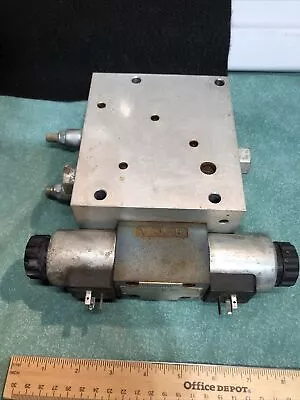 Mannesmann Rexroth 4WE6J60 • $23