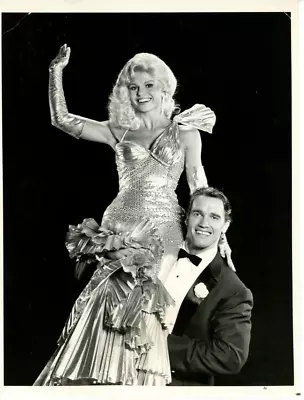 Original 9x7 Photo The Jayne Mansfield Story Loni Anderson Arnold Schwarzenegger • $14.99