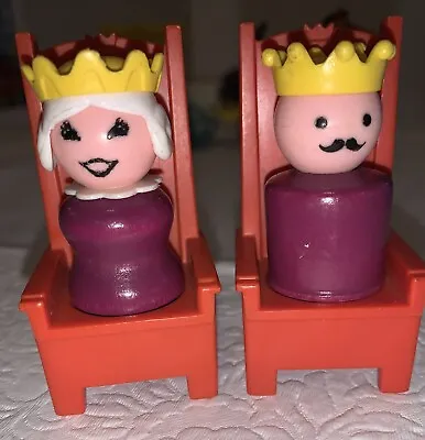 Vintage Fisher Price Little People 993 Castle WOODEN KING QUEEN FIGURES  Thrones • $32.95