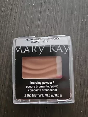 Mary Kay BRONZING POWDER Medium To Dark #069077 NEW In Case RARE DISCONTINUED • $25.75