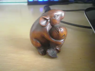 4d.. Carved Wood Netsuke Rat Or Mouse With Big Fish Boxwood Collectable Figure • £24.99