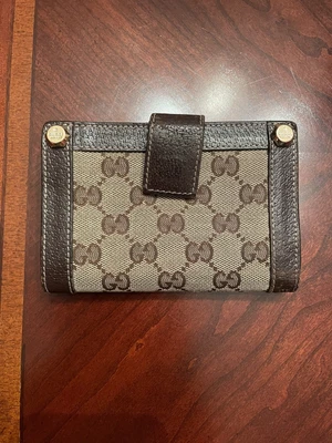 $147 • Buy GUCCI GG Monogram Canvas Wallet Authentic Pristine