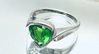 R1847G Cute Mt. St. Helens Green Helenite 9mm Trillian 2.1C Sterling Silver Ring • $60