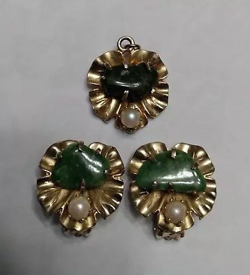 Vintage Leaf Jewelry Set Jade? (Read Description) • $17