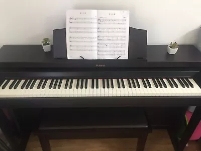 $2000 • Buy Roland HP504 Rosewood Digital Piano And Premium Bench（Original Price Is 3000)
