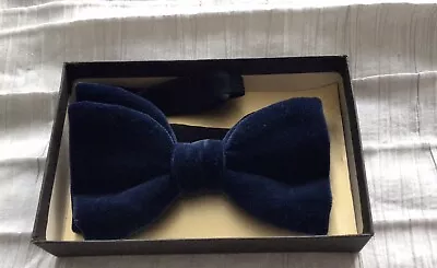 Men’s Blue Velvet Bow Tie Adjustable Boxed Vintage/Retro • £4