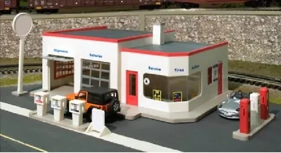 Atlas 66912  Wilson's Gas & Go  Service Station Kit O Scale • $65.95